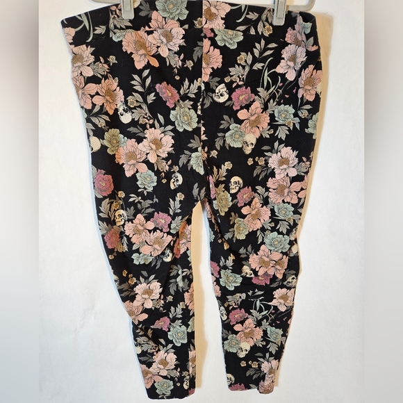 Torrid floral and skull leggings 4X - Picture 1 of 5